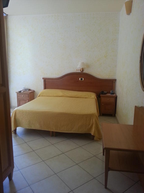 Hotel Mistef Falerna Room photo