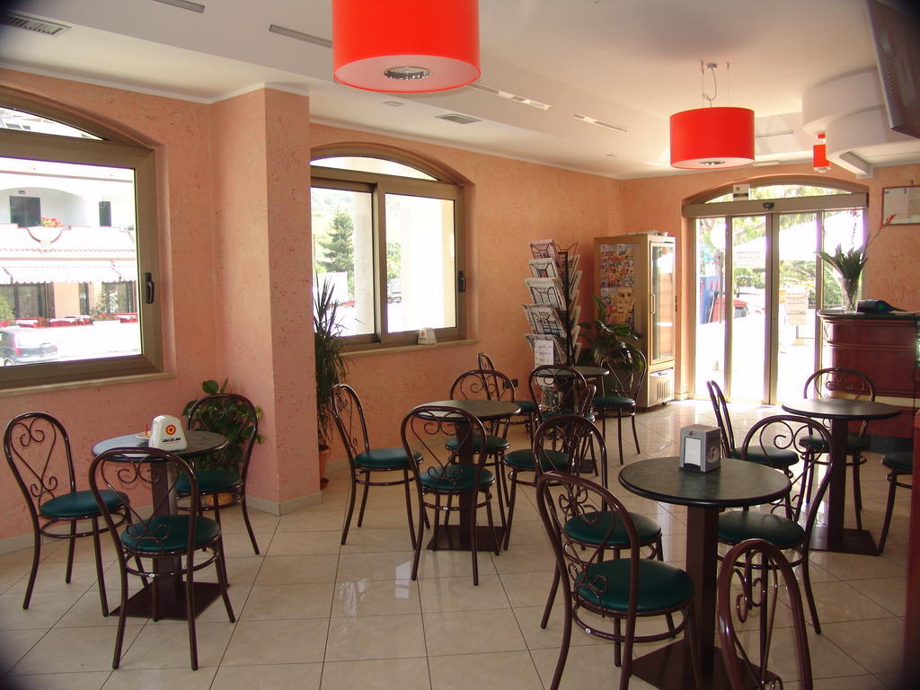Hotel Mistef Falerna Exterior photo