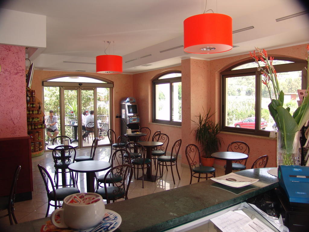 Hotel Mistef Falerna Exterior photo