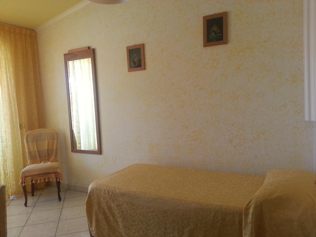 Hotel Mistef Falerna Room photo