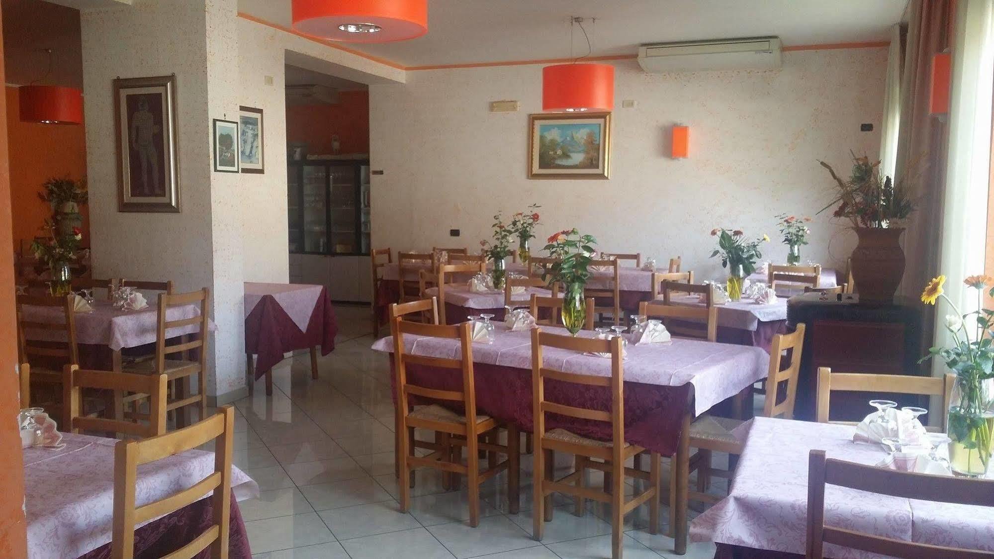 Hotel Mistef Falerna Exterior photo