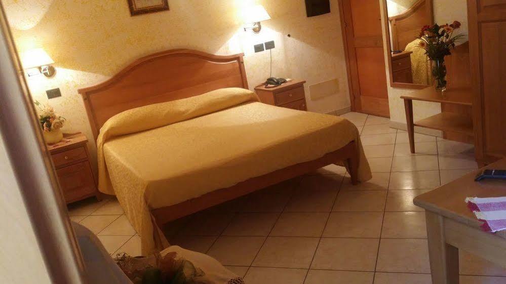 Hotel Mistef Falerna Exterior photo
